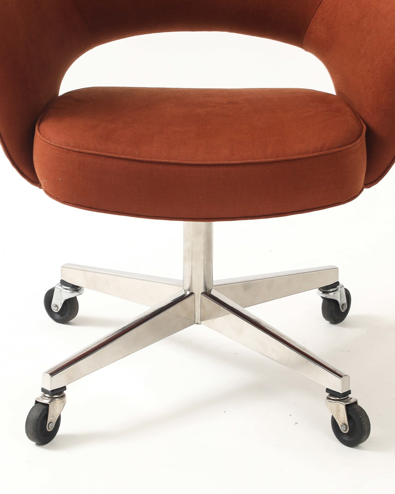 Eero Saarinen for Knoll, Executive Swivel Office Chair