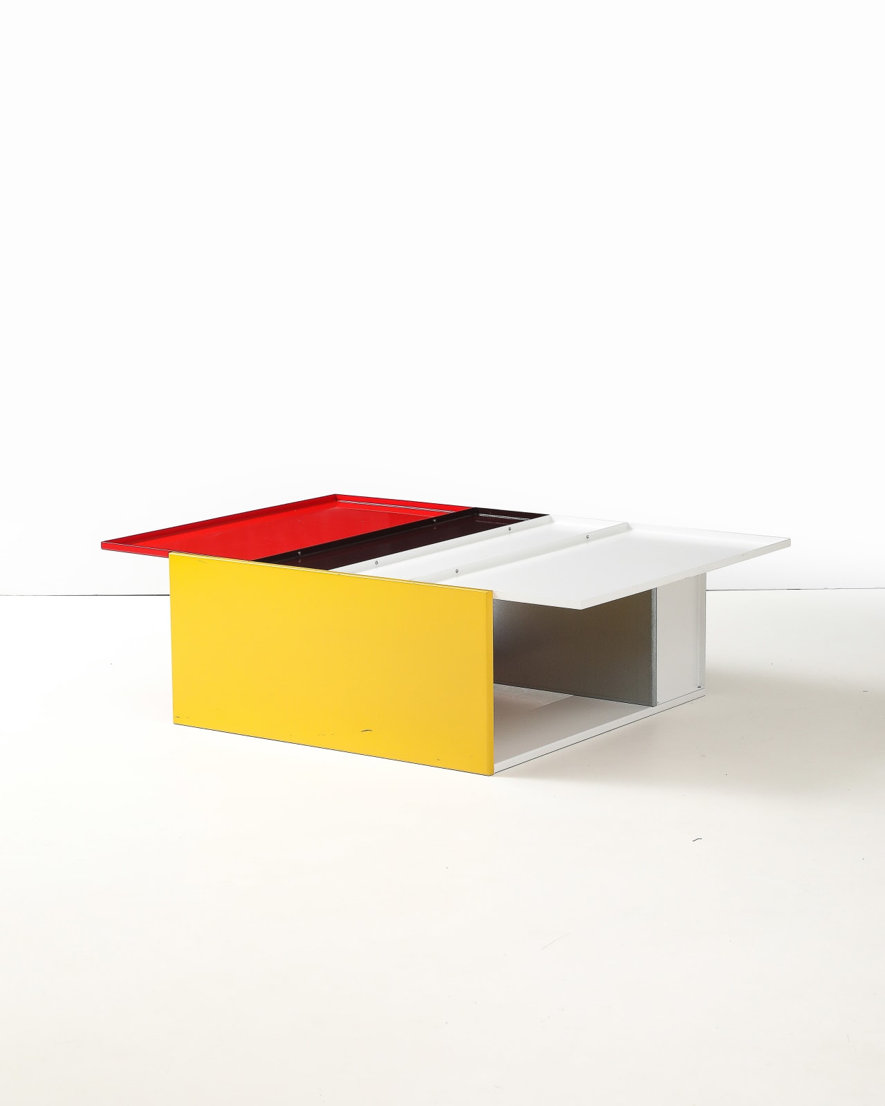 Jonathan Monk, The Low Table, 1984