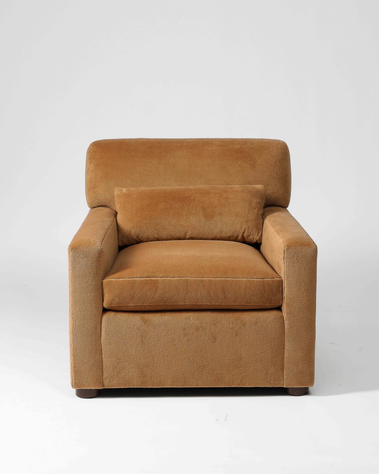 Robert Stilin LLC, Seccia Chair