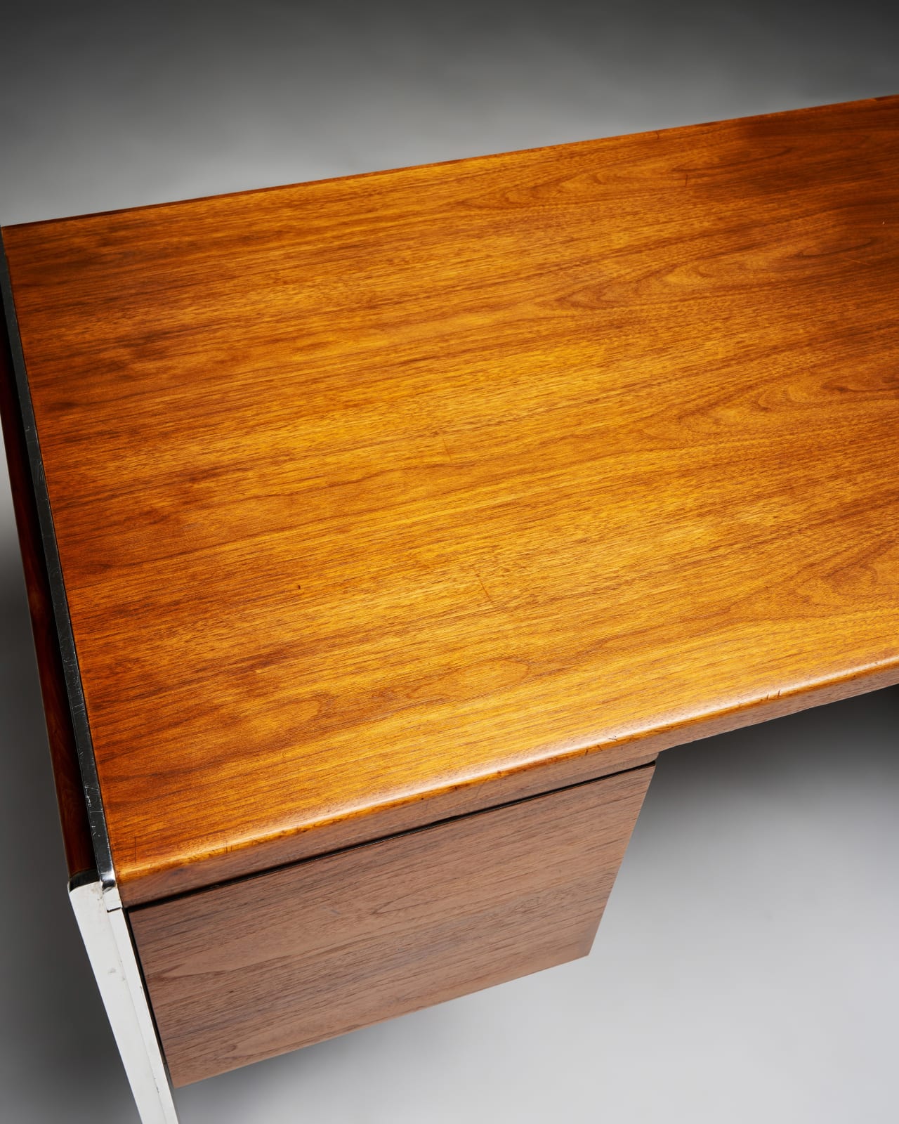Stow and Davis, Executive Desk