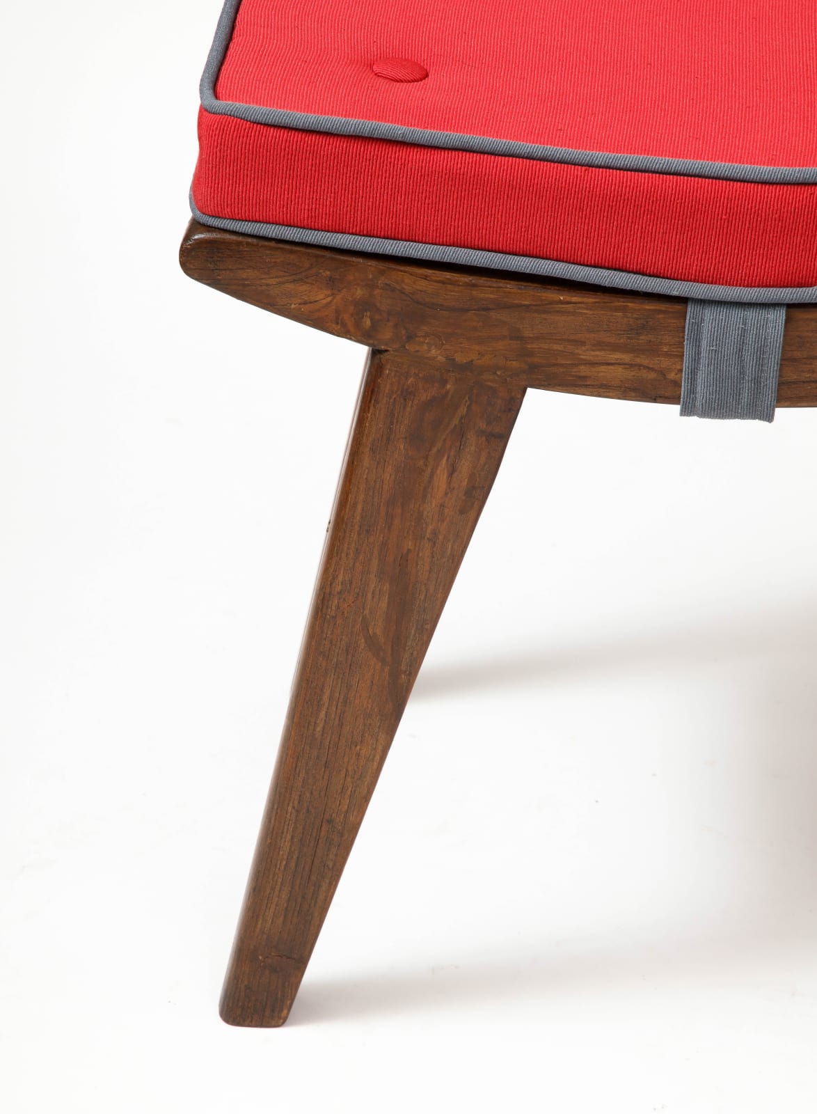 Pierre Jeanneret, Stool