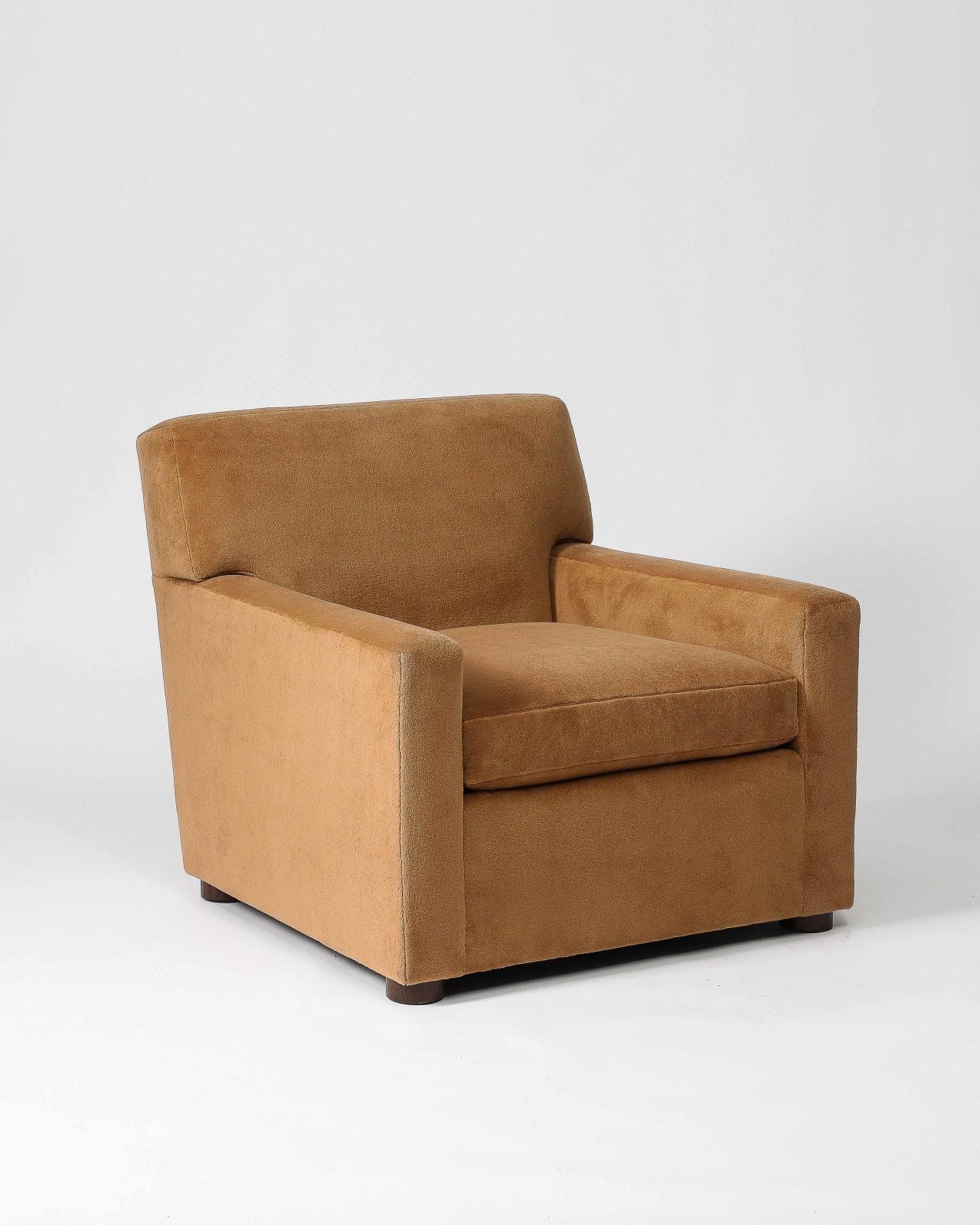 Robert Stilin LLC, Seccia Chair