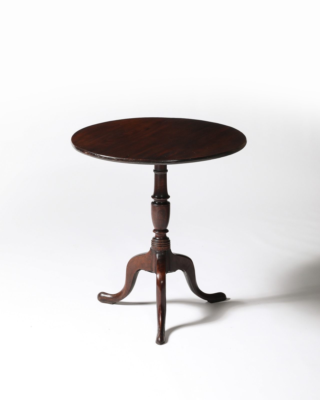 Tilt-Top Round Table