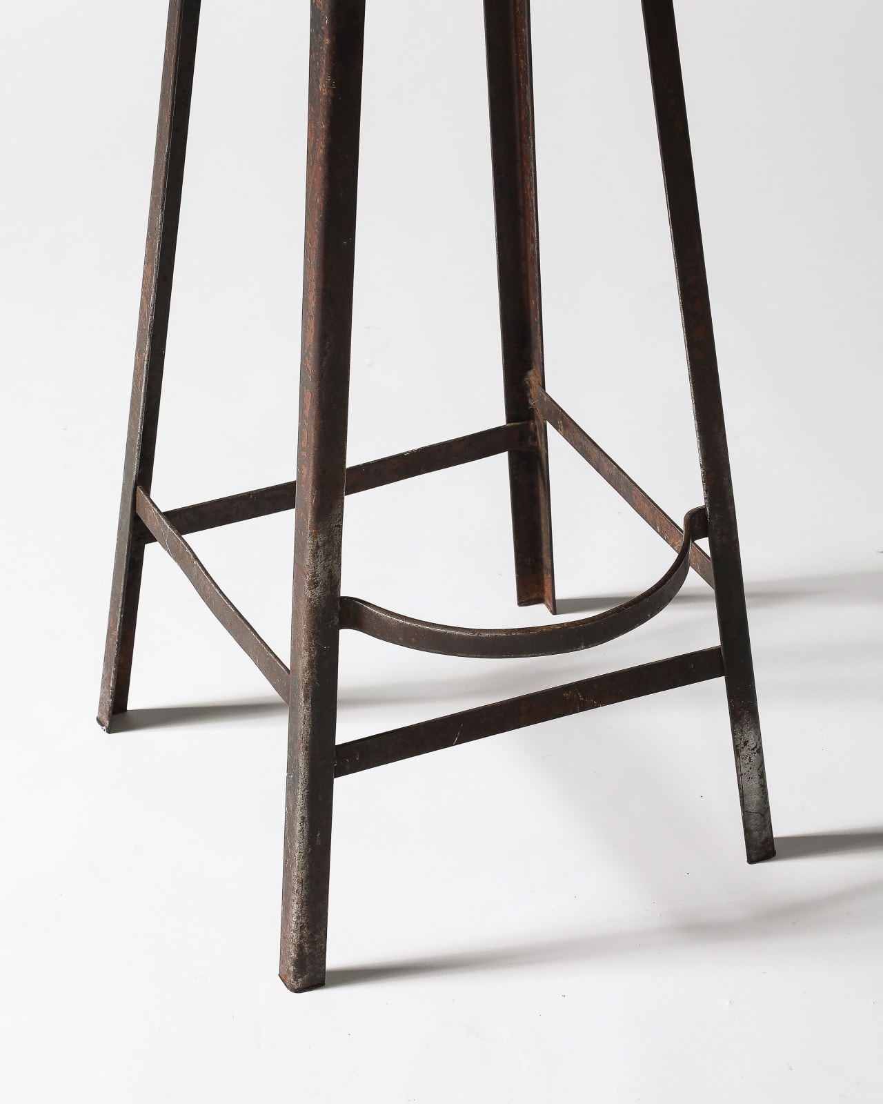 Pollard Brothers, Stool