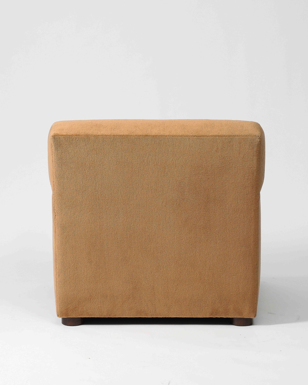 Robert Stilin LLC, Seccia Chair