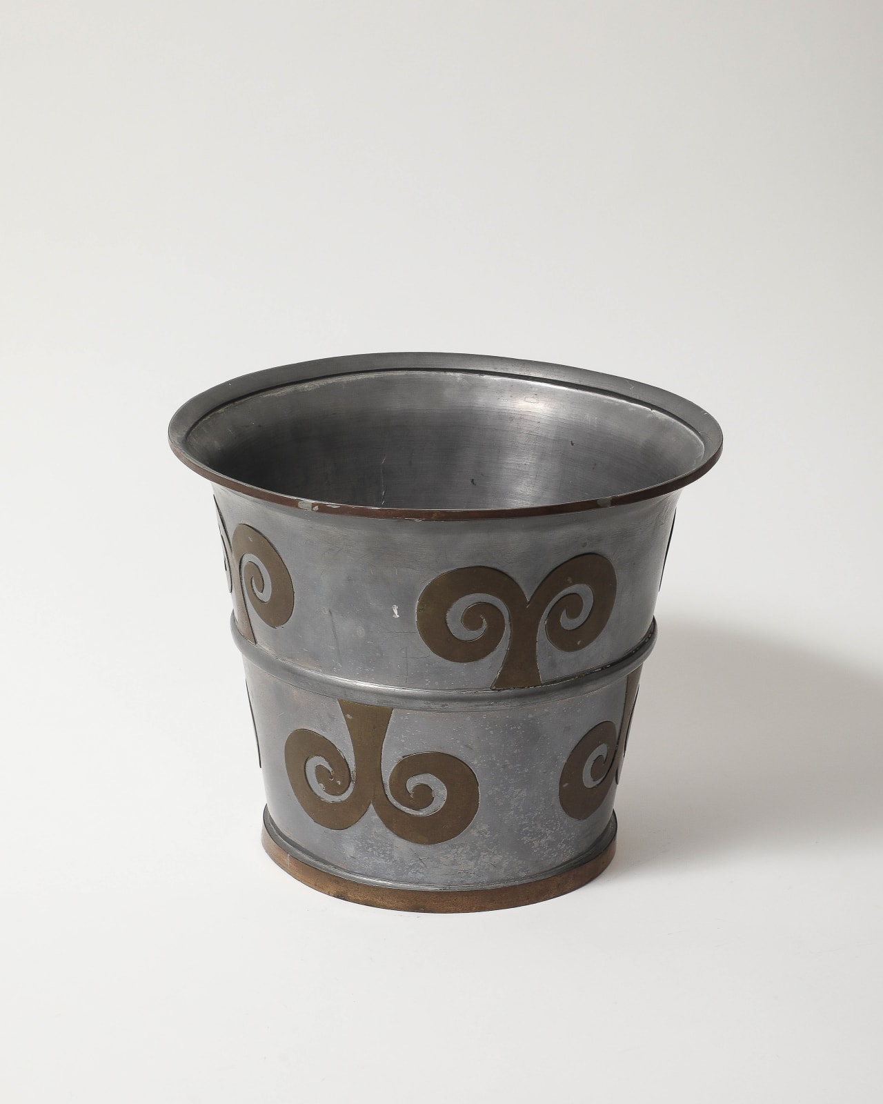 Cache Pot with Ares Motif