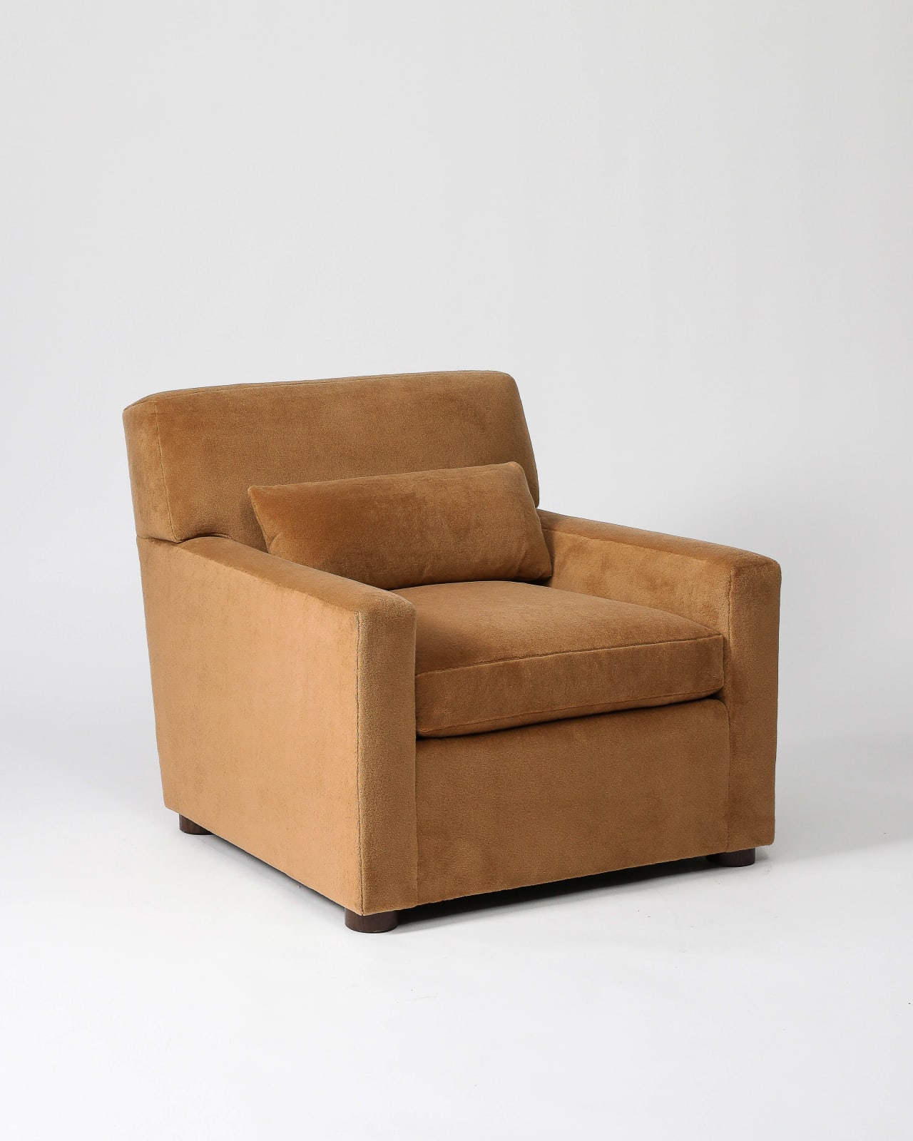 Robert Stilin LLC, Seccia Chair