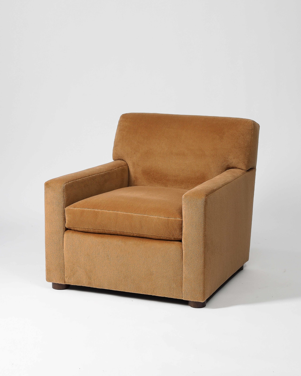 Robert Stilin LLC, Seccia Chair
