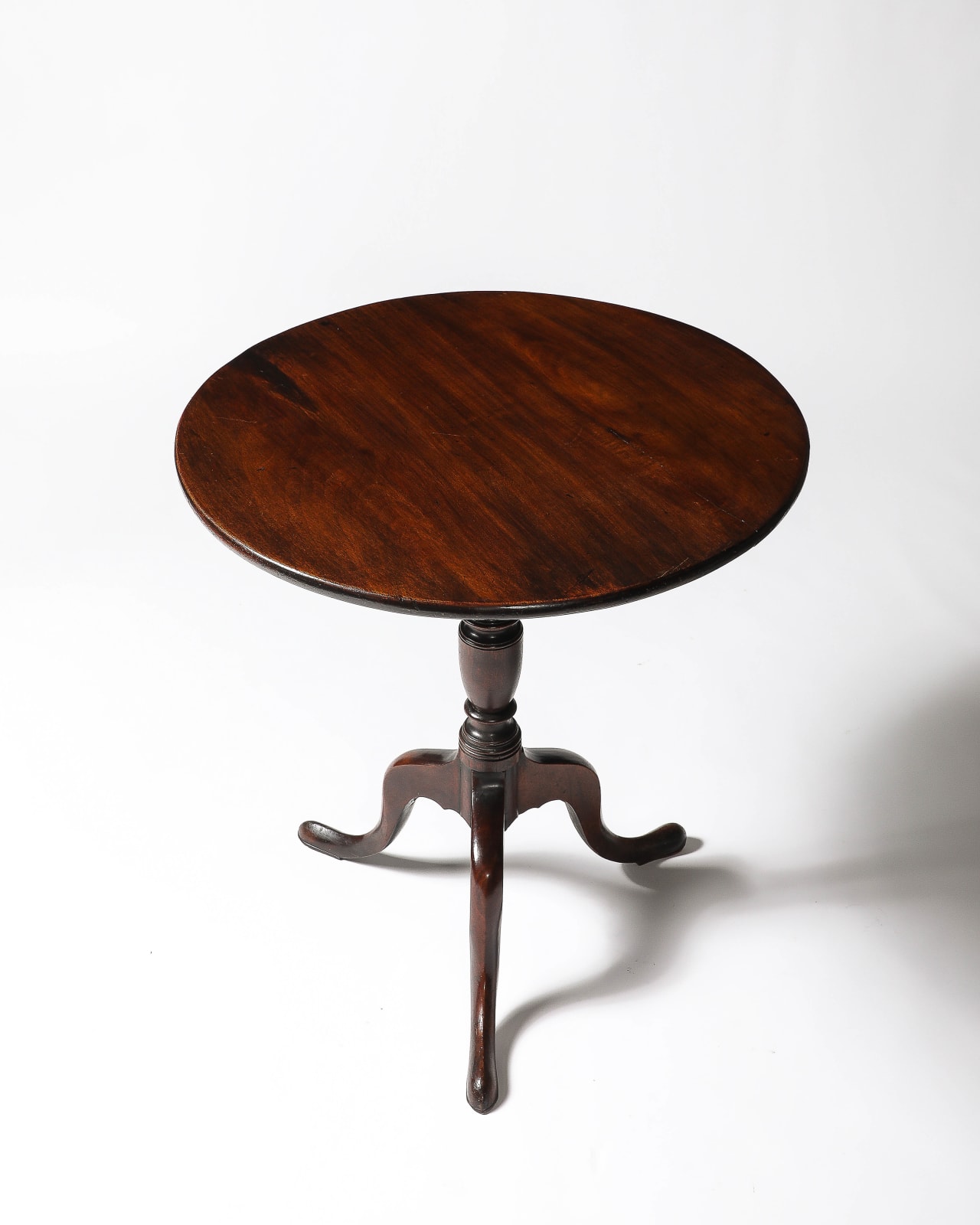 Tilt-Top Round Table