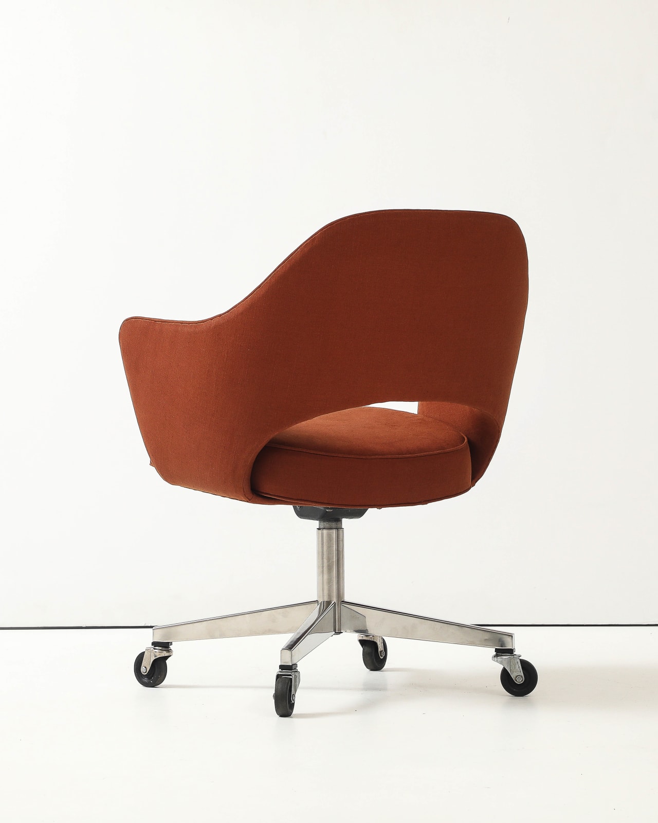 Eero Saarinen for Knoll, Executive Swivel Office Chair