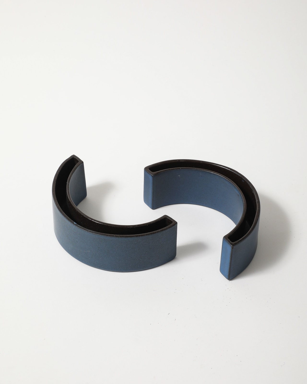 Cor Unum, Set of Crescent Vases