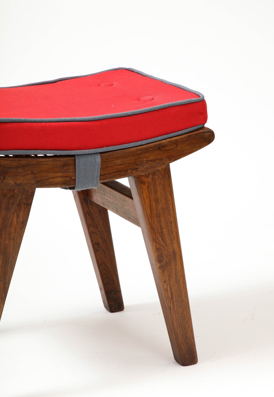 Pierre Jeanneret, Stool