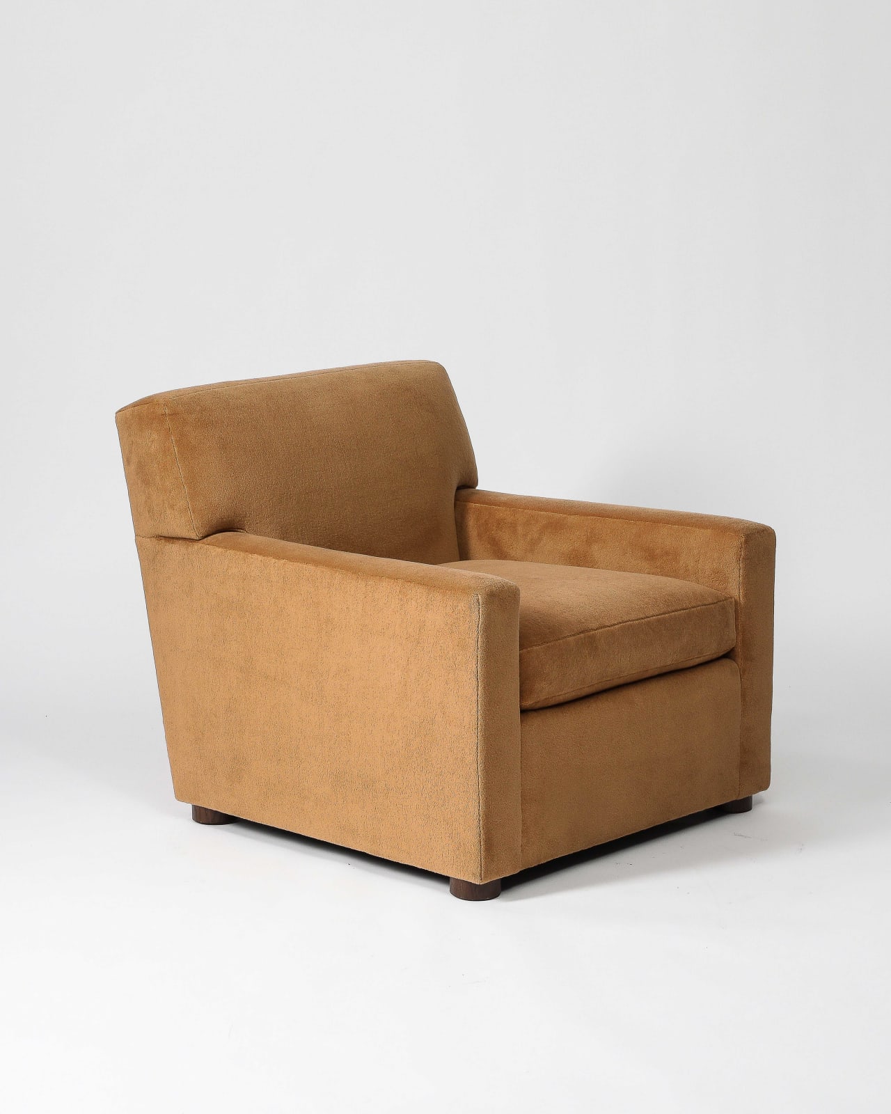 Robert Stilin LLC, Seccia Chair