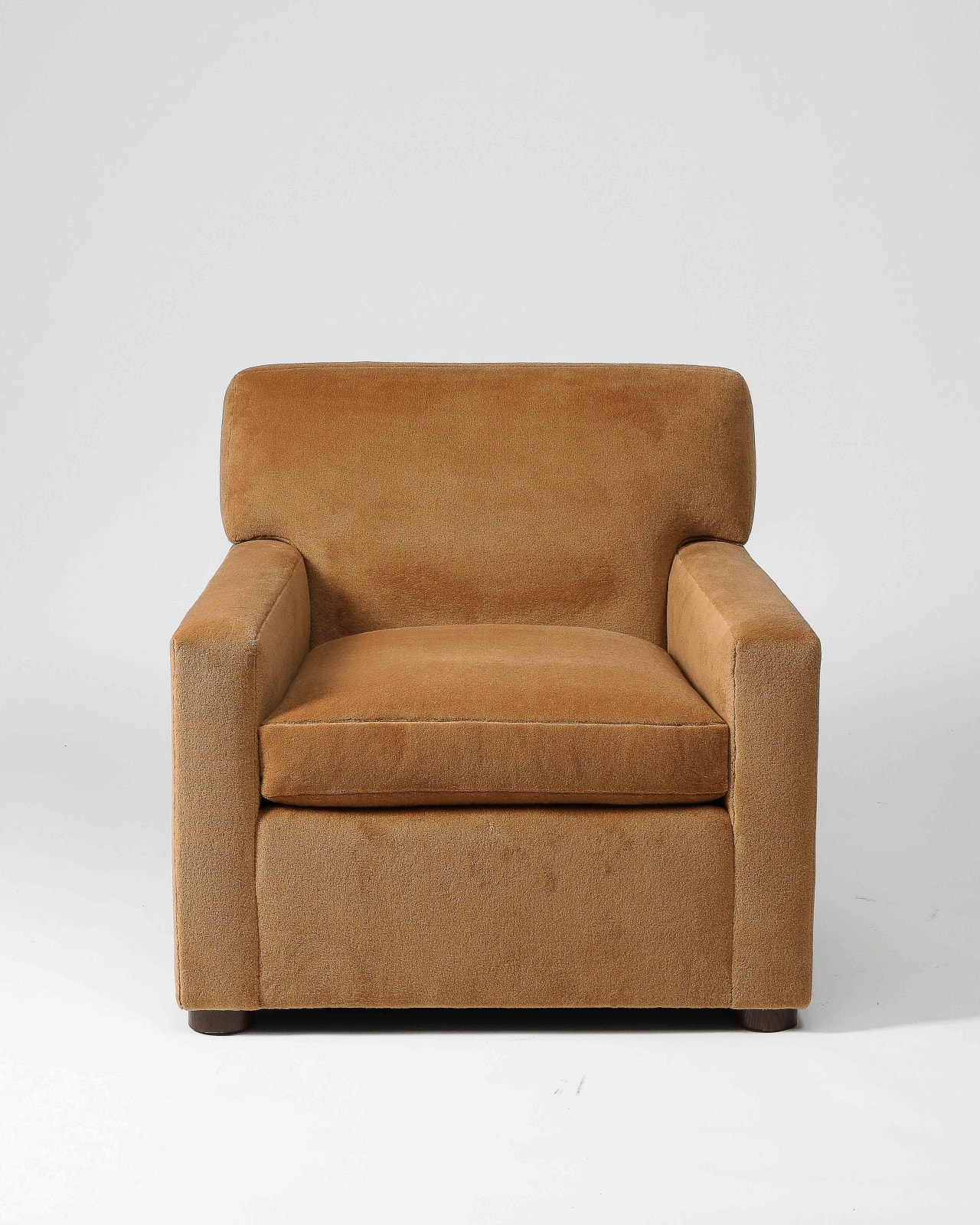 Robert Stilin LLC, Seccia Chair