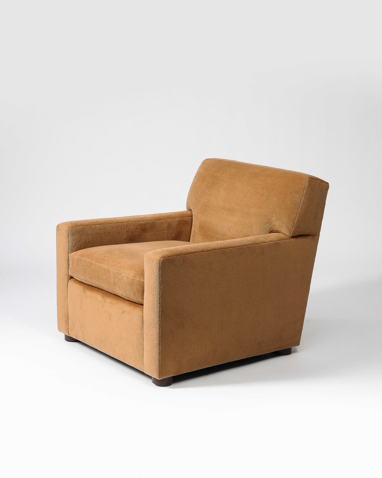 Robert Stilin LLC, Seccia Chair