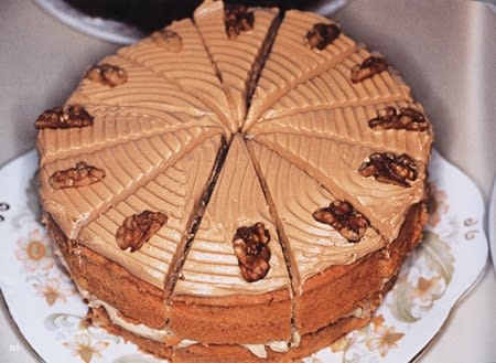 Martin Parr, [Chocolate Cake], Whitchurch, England, 2000
