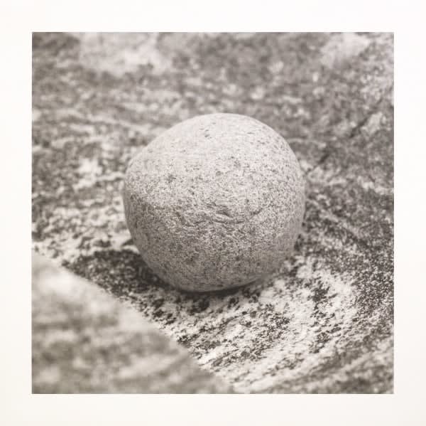 Hannah Imlach, Handstone, 2019