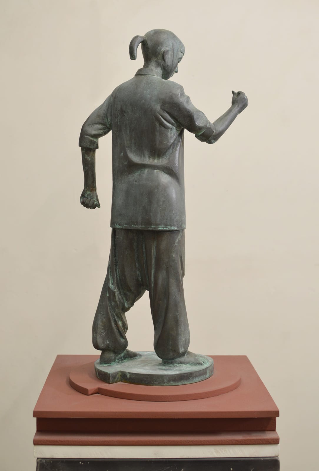 Kenny Hunter RSA, Model for a Monument (Statecraft)