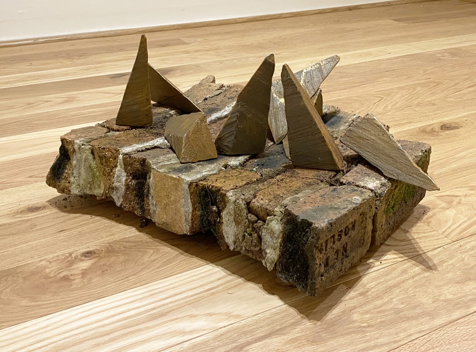 Ewan Robertson, Non-nuclear Semiotics, 2022
