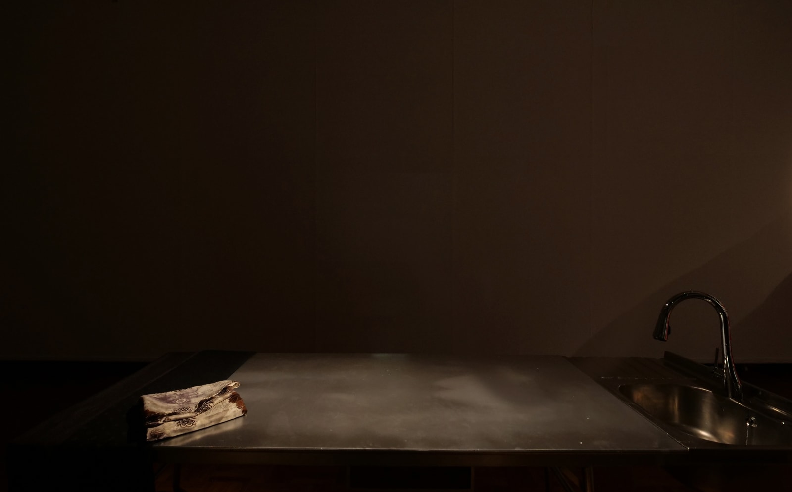 Sara Pakdel-Cherry, Mortuary Table