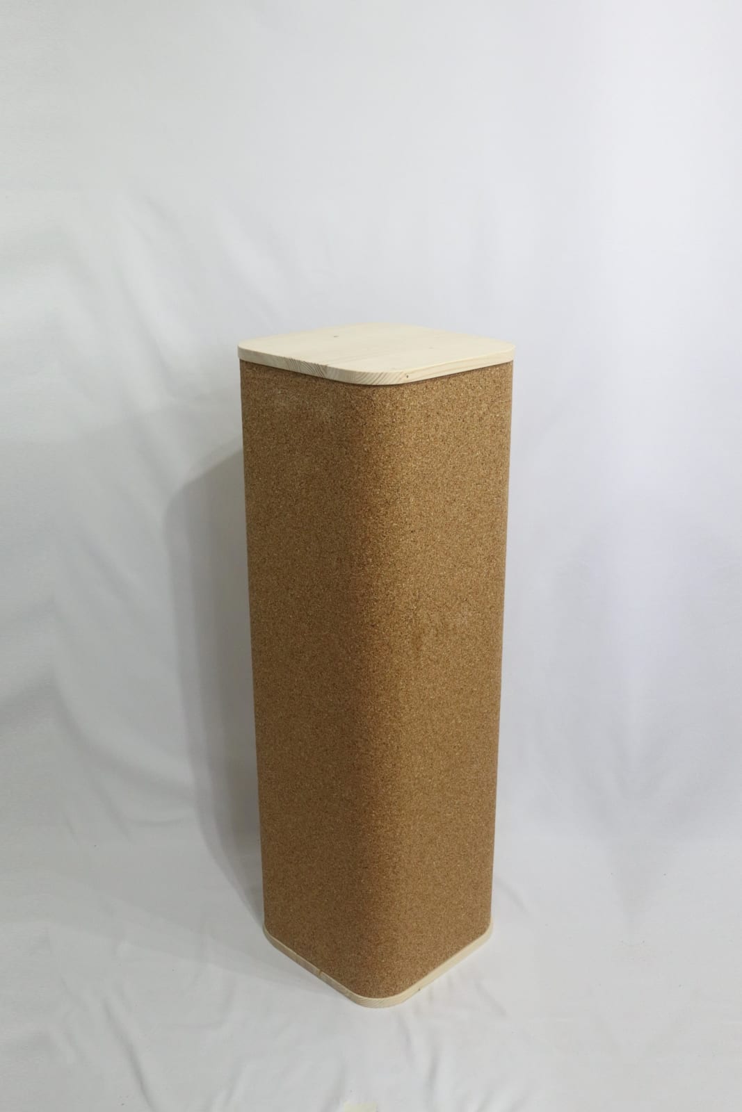 Aimie Harding, Squircle Plinth, 2025