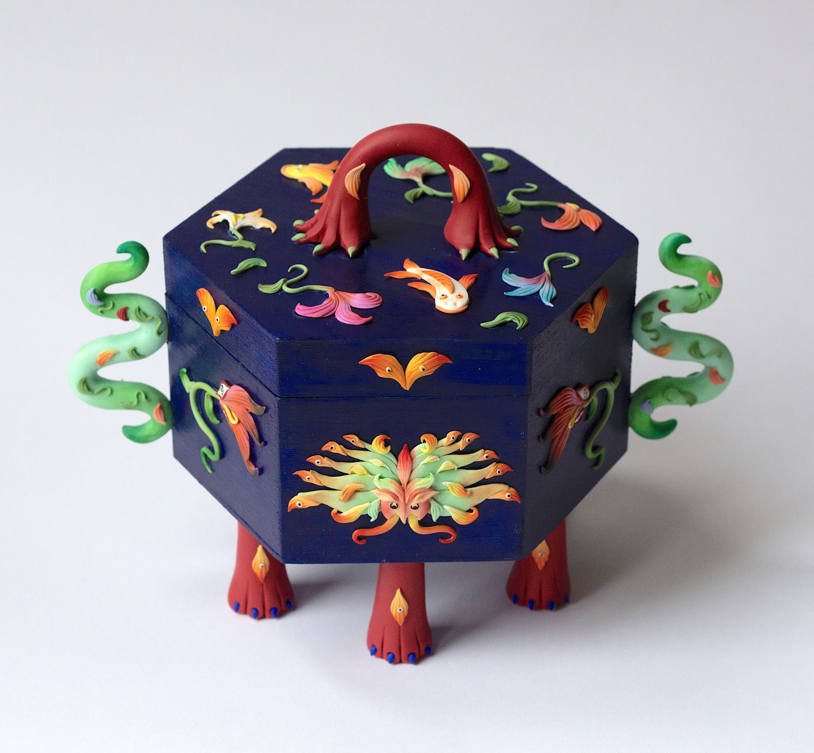 Hannah Lim, Lake of Beasts Snuff Bottle, 2022