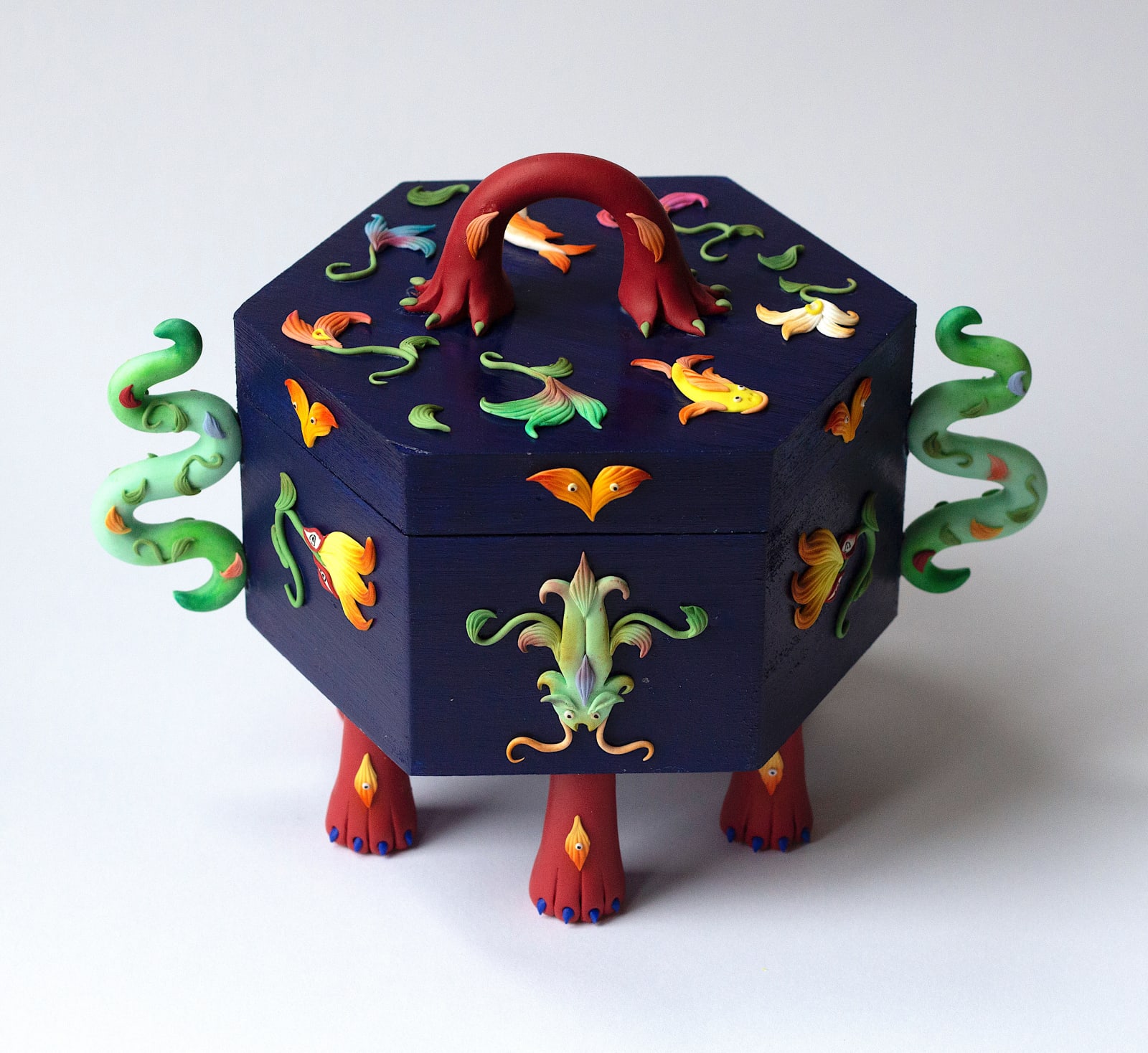 Hannah Lim, Lake of Beasts Snuff Bottle, 2022