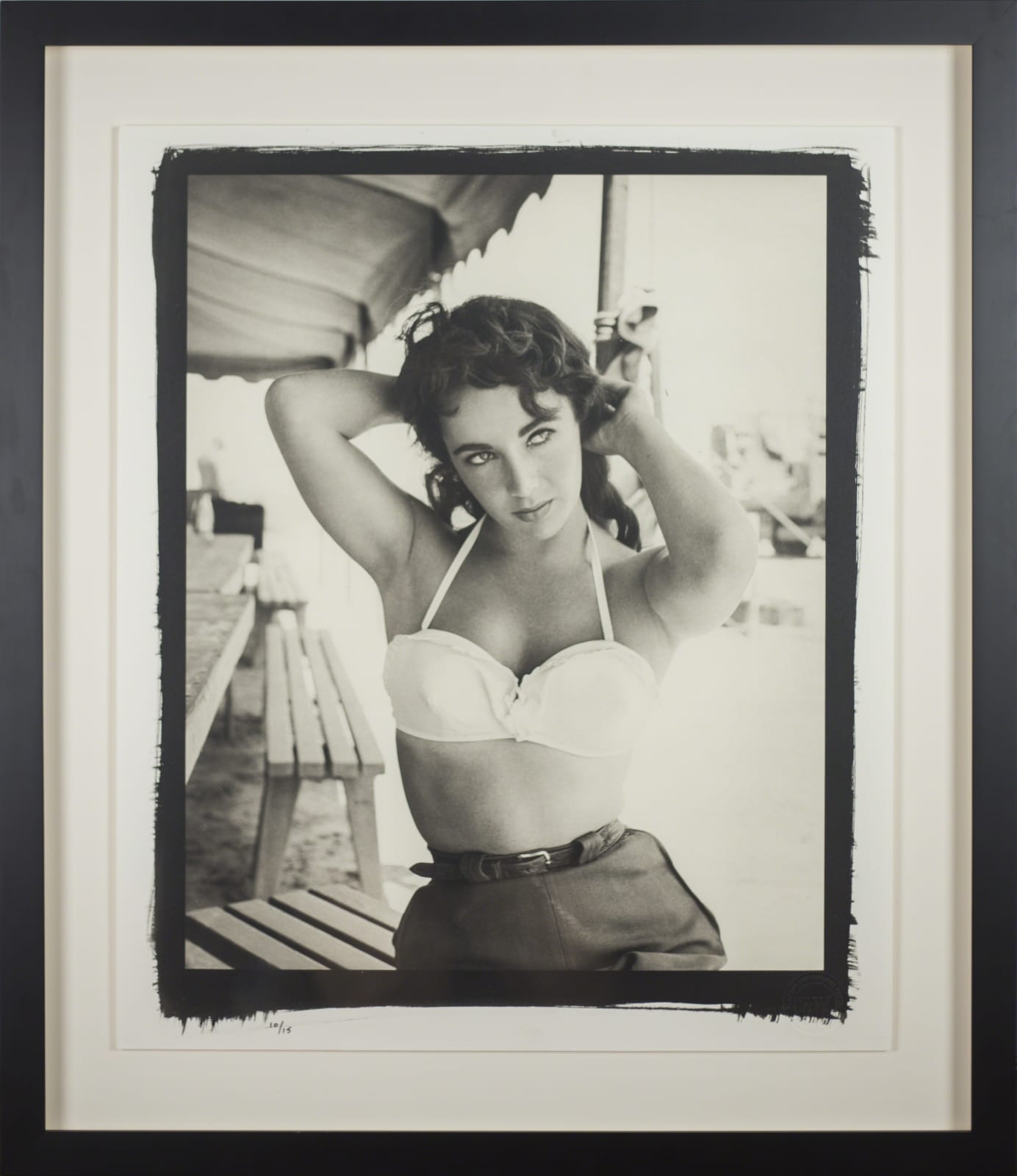 Frank Worth, Elisabeth Taylor with Bustier no.1 on set of 'Giant', 1955