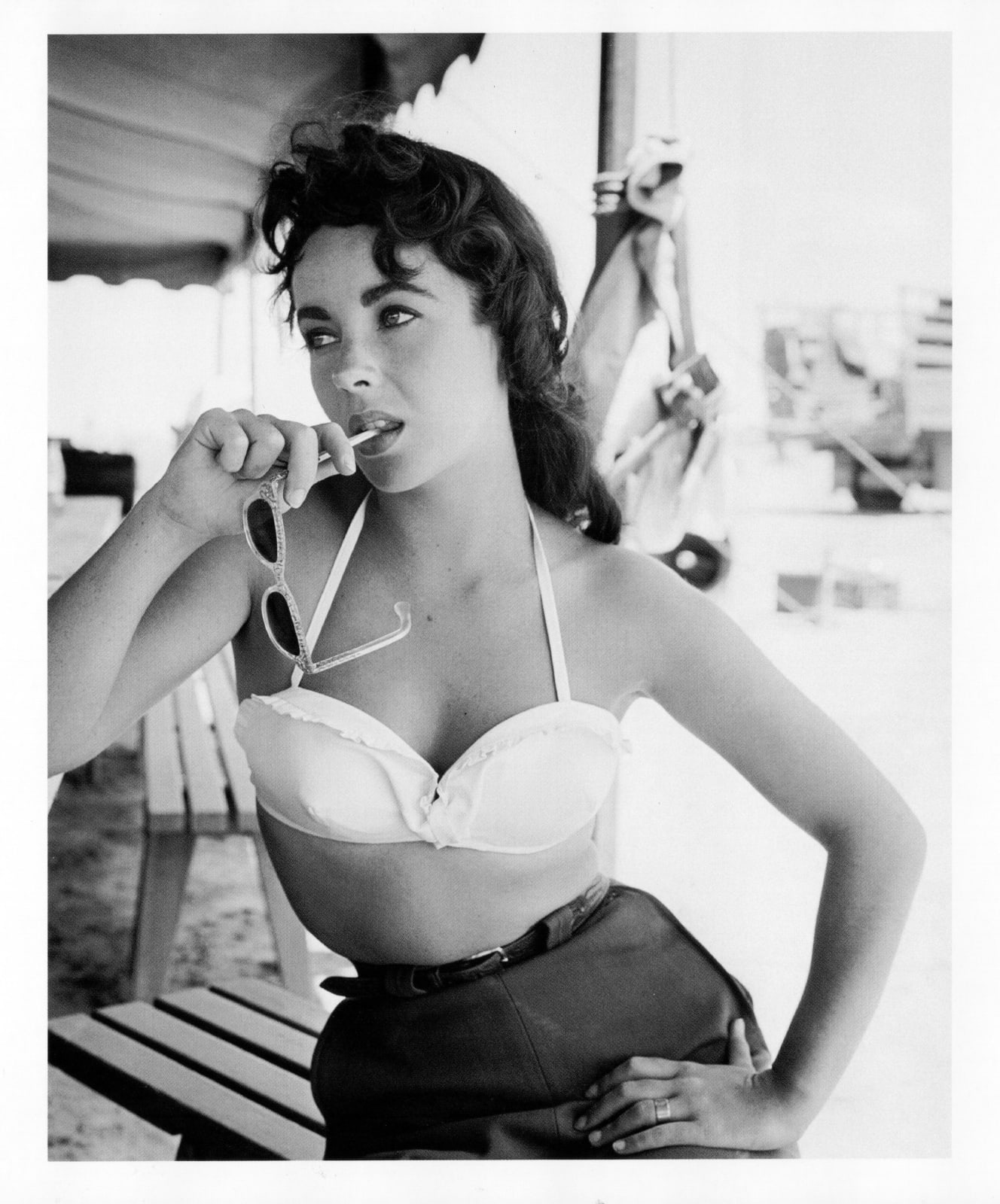 Frank Worth, Elizabeth Taylor with Bustier No.2 on Set of “Giant”, 1955