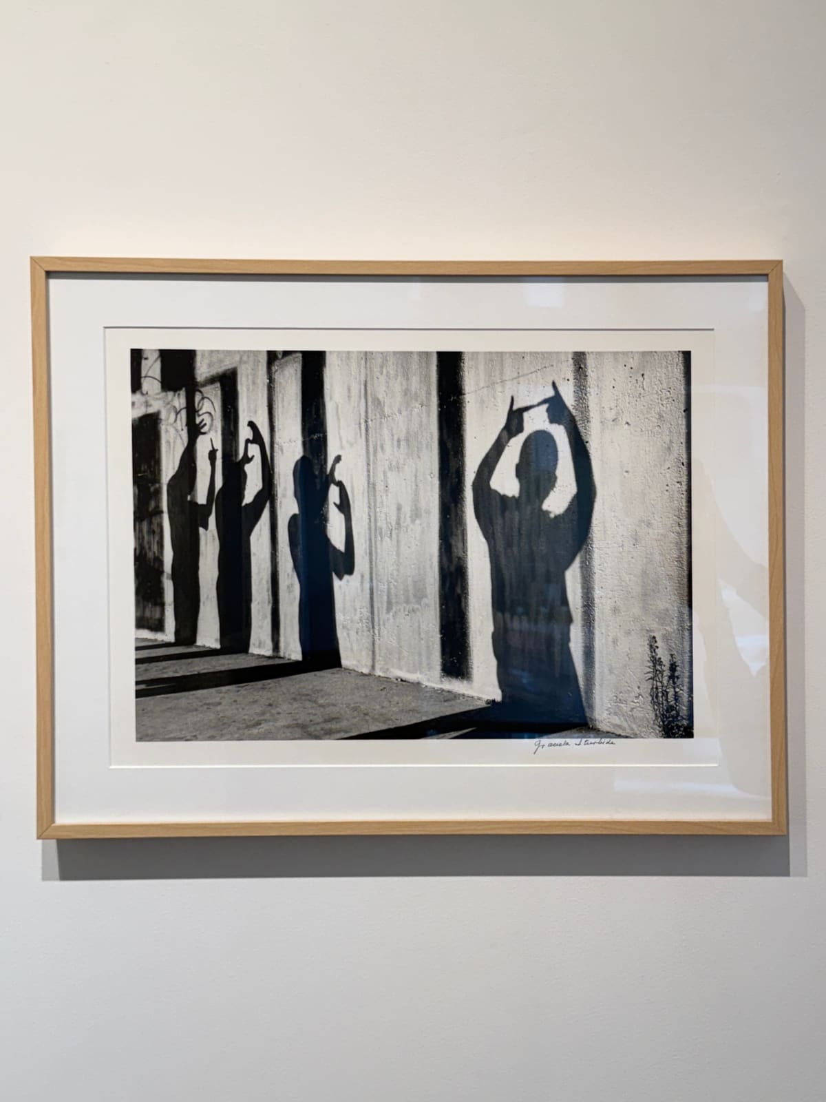 Graciela Iturbide, Cholos Harpys, East Los Ángeles, 1989