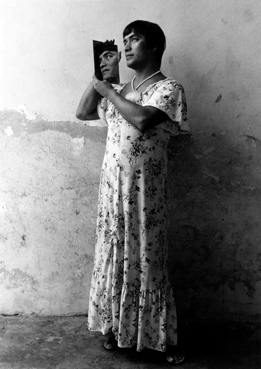 Graciela Iturbide, Magnolia I Juchitán, México, 1986
