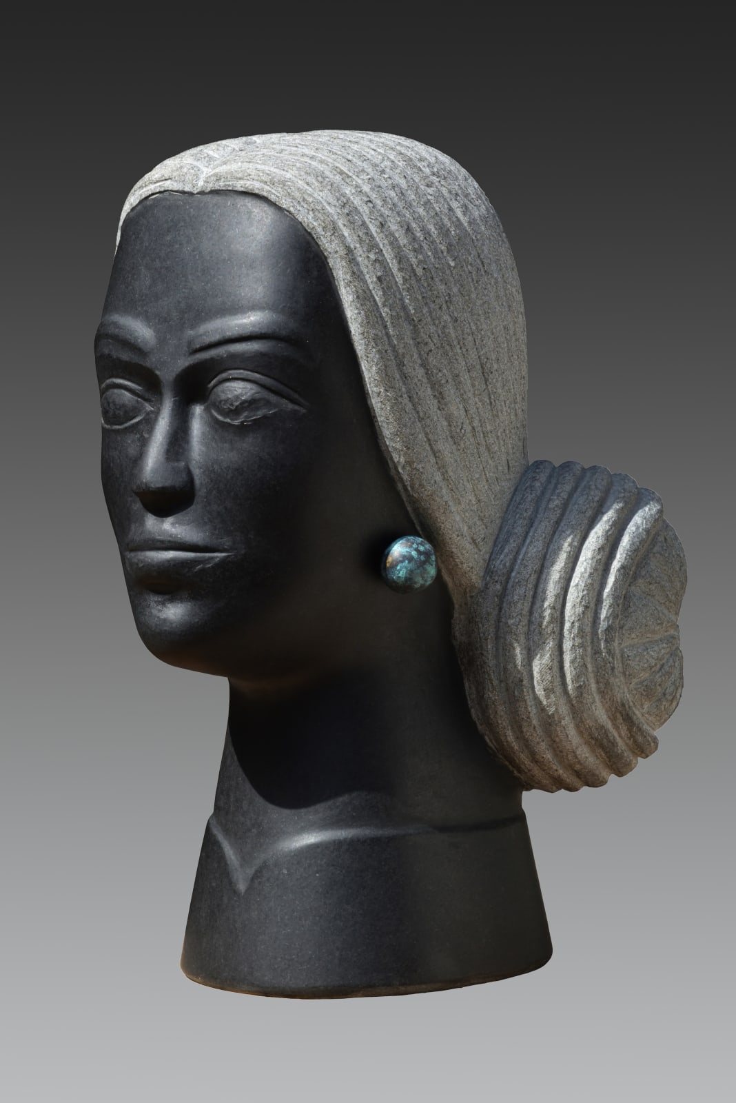 Deepak Rasaily, Lady with earrings