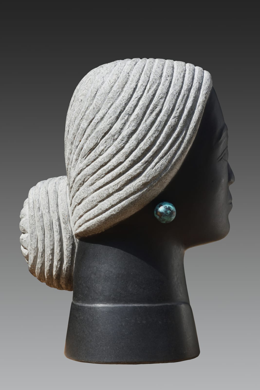 Deepak Rasaily, Lady with earrings