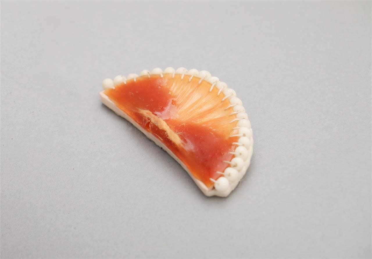 BROOCH, 2003