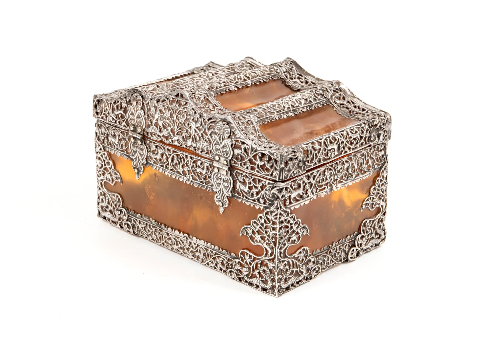 Cofre de tartaruga loura , Índia, Guzarate, séc. XVI (2ª metade)