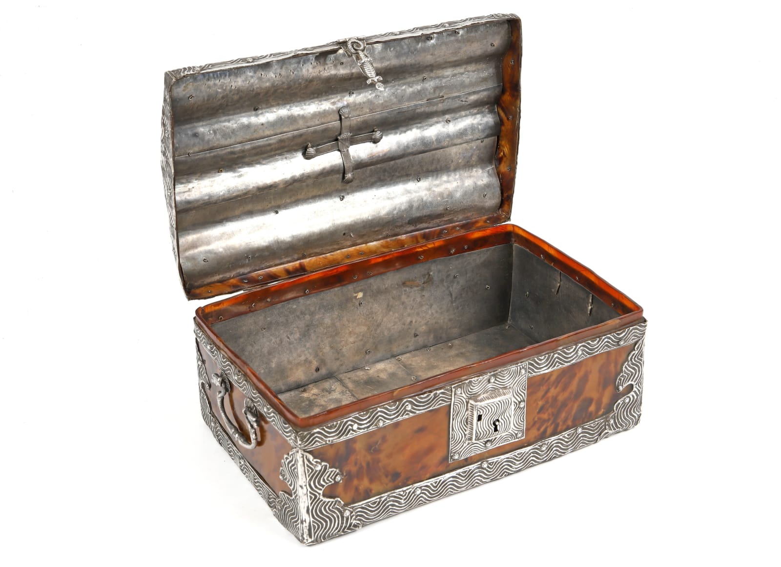 Cofre de tartaruga, Índia, Guzarate, séc. XVI (2ª metade)