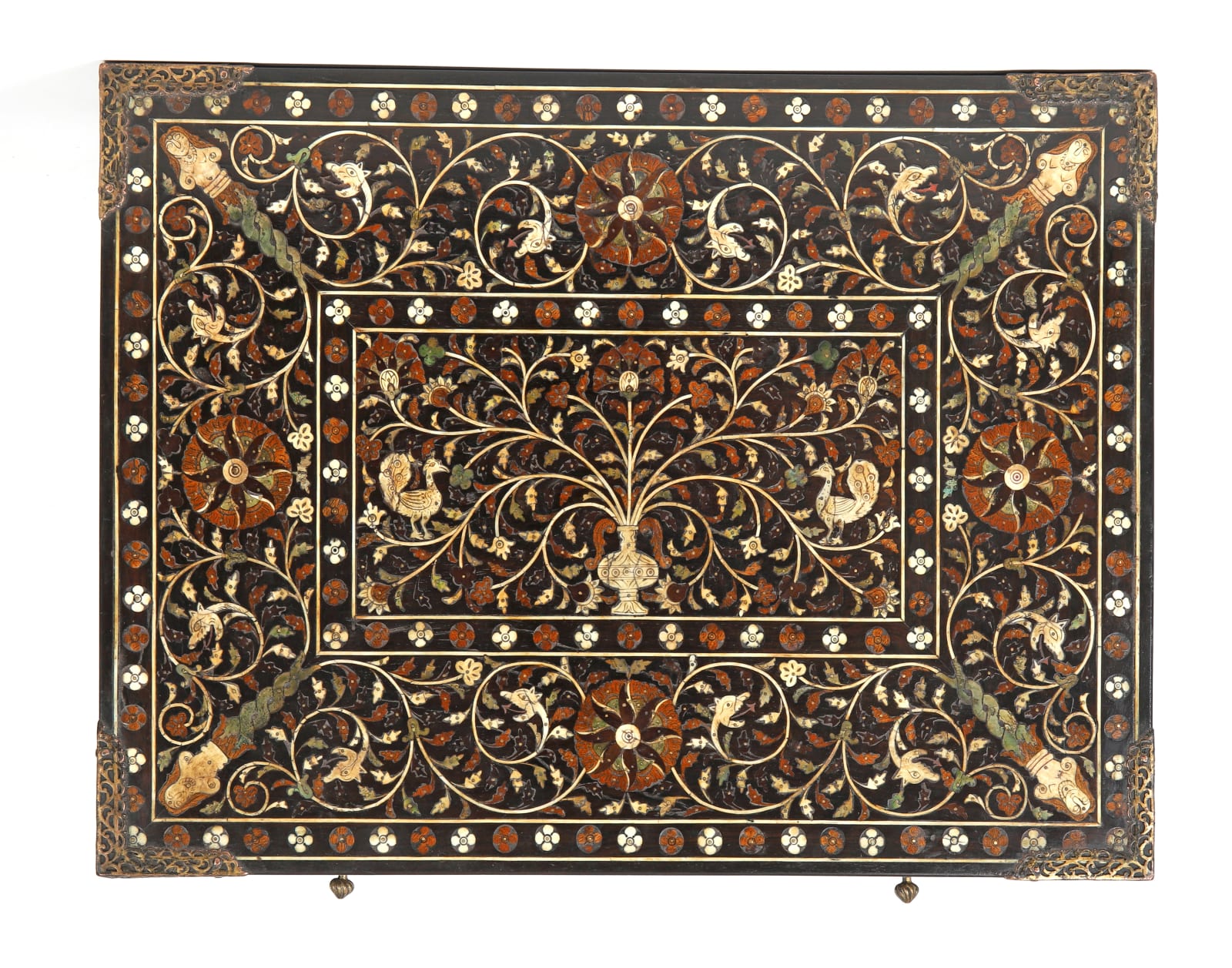 Caixa-escritório Indo-portuguesa / An Indo-Portuguese Thane Writing box, India, Guzarate, século XVI / Gujarat, 16th c.