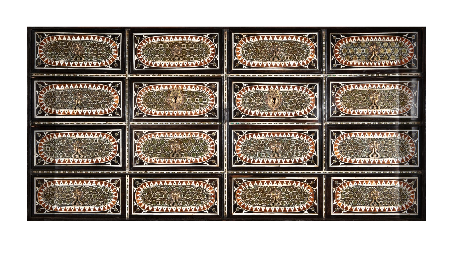 Contador de grandes dimensões (Dressoir) Indo-português / Exceptional Cabinet (Dressoir) from Sind, Sindh, actual Paquistão, ca. 1580-1630 / Sindh, nowadays Pakistan, c. 1580-1630