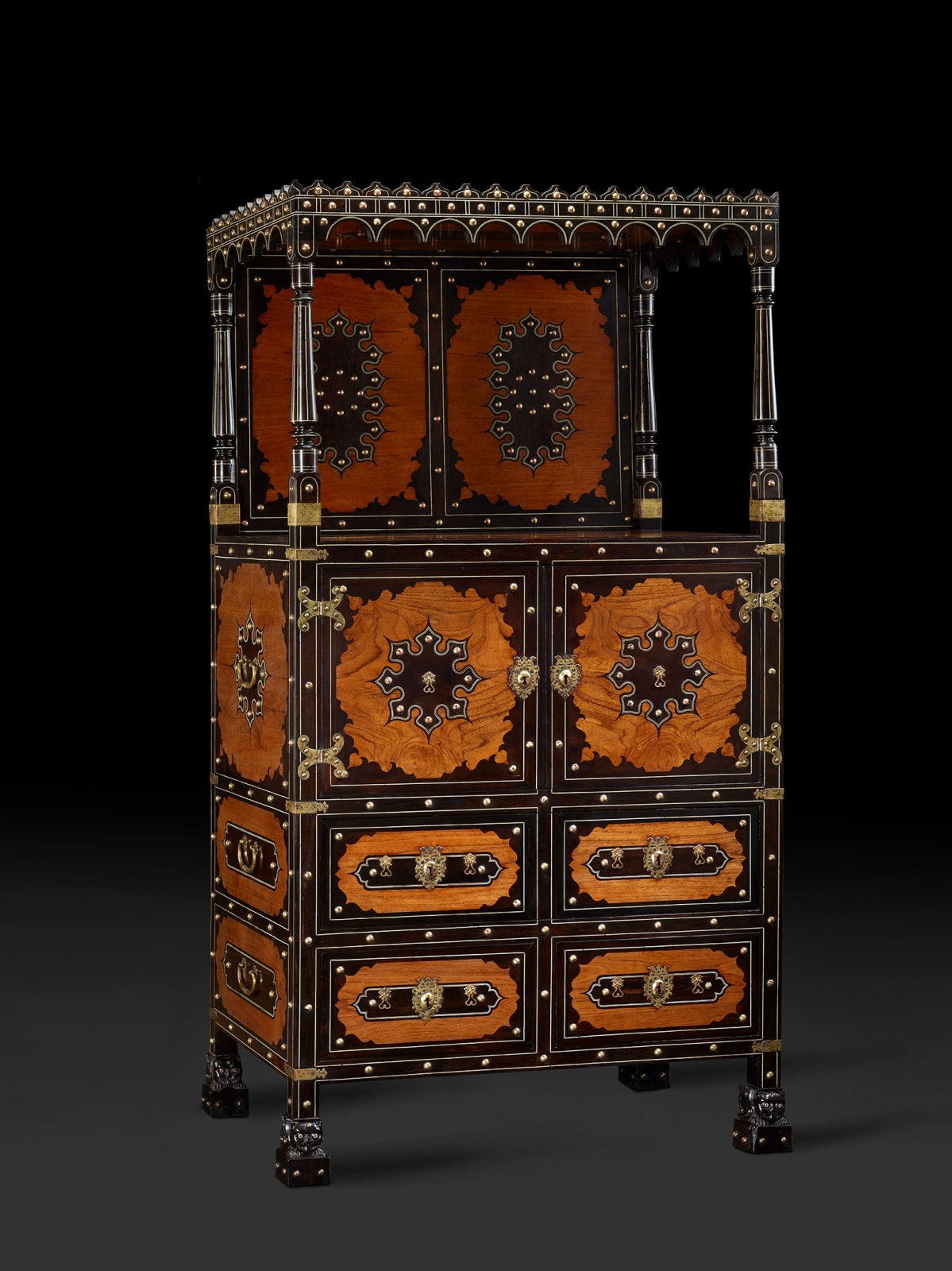 Armário - Contador de grandes dimensões (Dressoir) Indo-português , Índia, prov. Sinde (atual Paquistão), c. 1580-1630