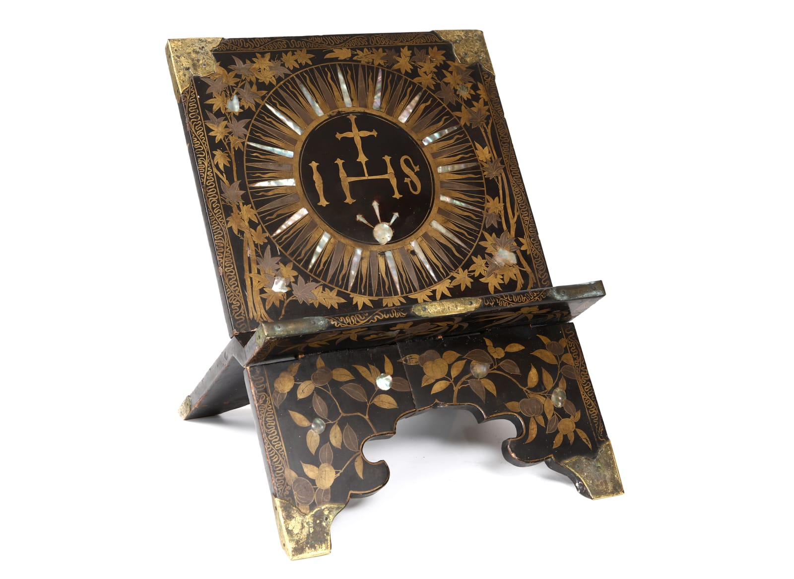 Estante de Missal Namban (Shokendai) com as ìnsignias Jesuiíticas, / A Namban Jesuitic Biblestand, Japão, Edo period (1580-1620)