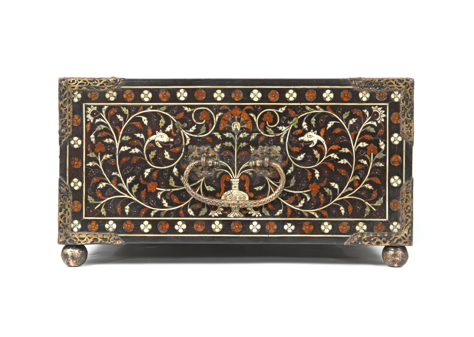 Caixa-escritório Indo-portuguesa / An Indo-Portuguese Thane Writing box, India, Guzarate, século XVI / Gujarat, 16th c.