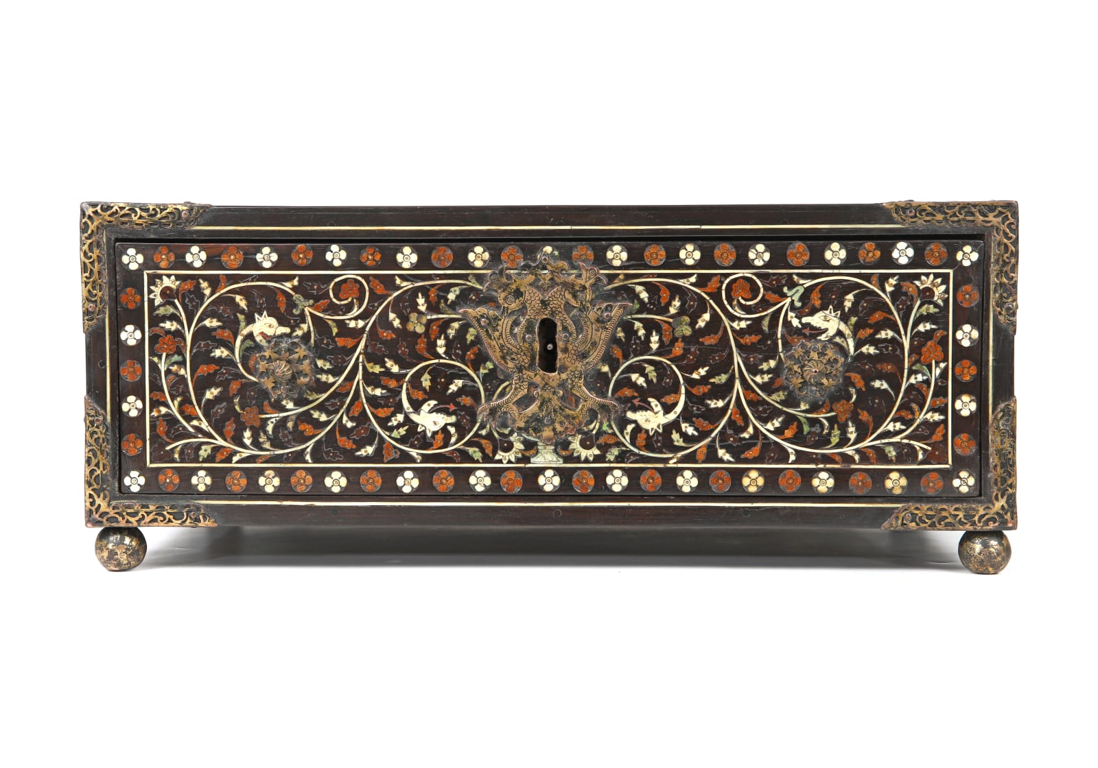 Caixa-escritório Indo-portuguesa / An Indo-Portuguese Thane Writing box, India, Guzarate, século XVI / Gujarat, 16th c.