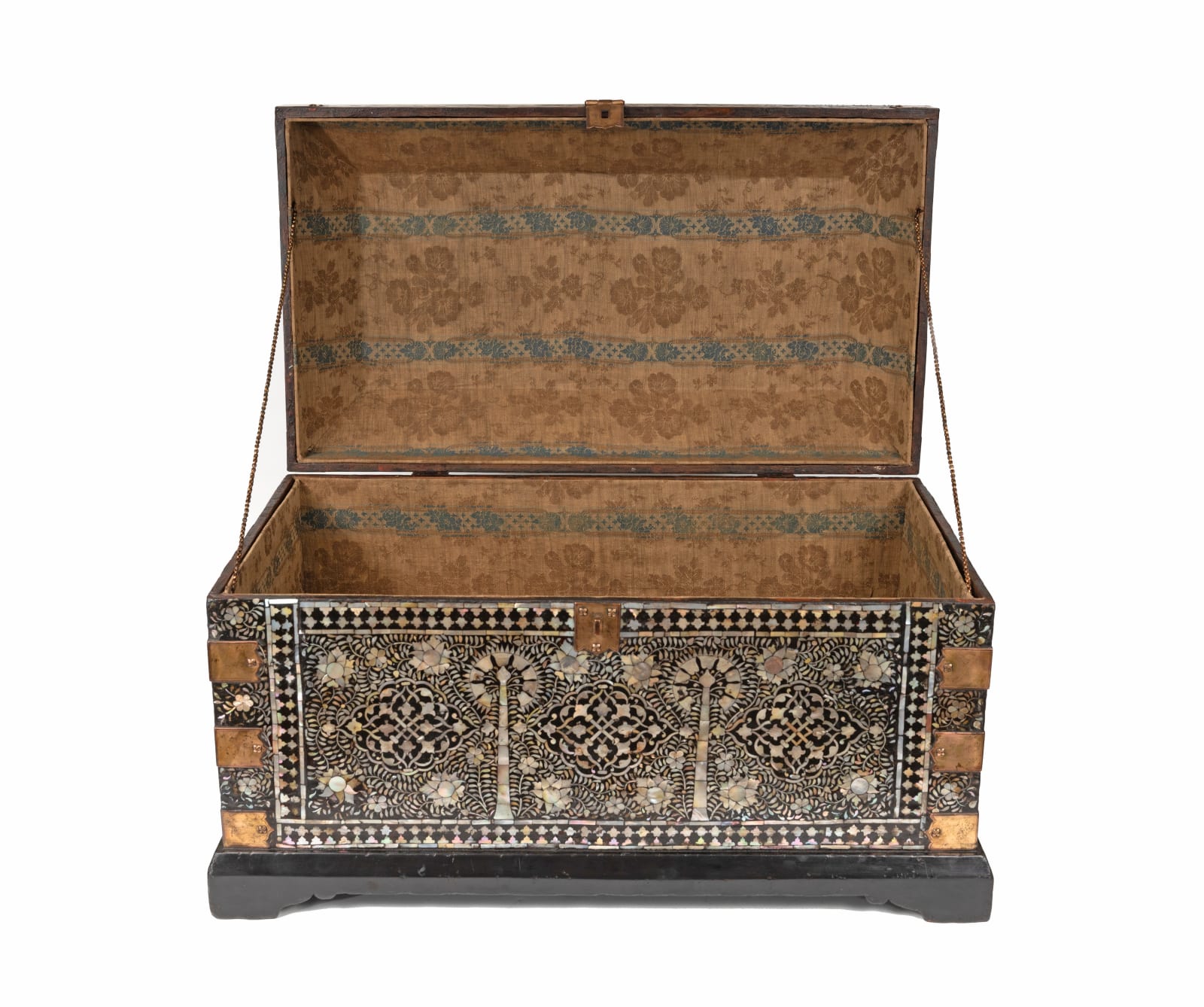 Arqueta Indo-portuguesa / A Large MOP and Mastic Gujarati Chest, Índia, Guzarate, séc. XVI / Gujarat , 16th. c.