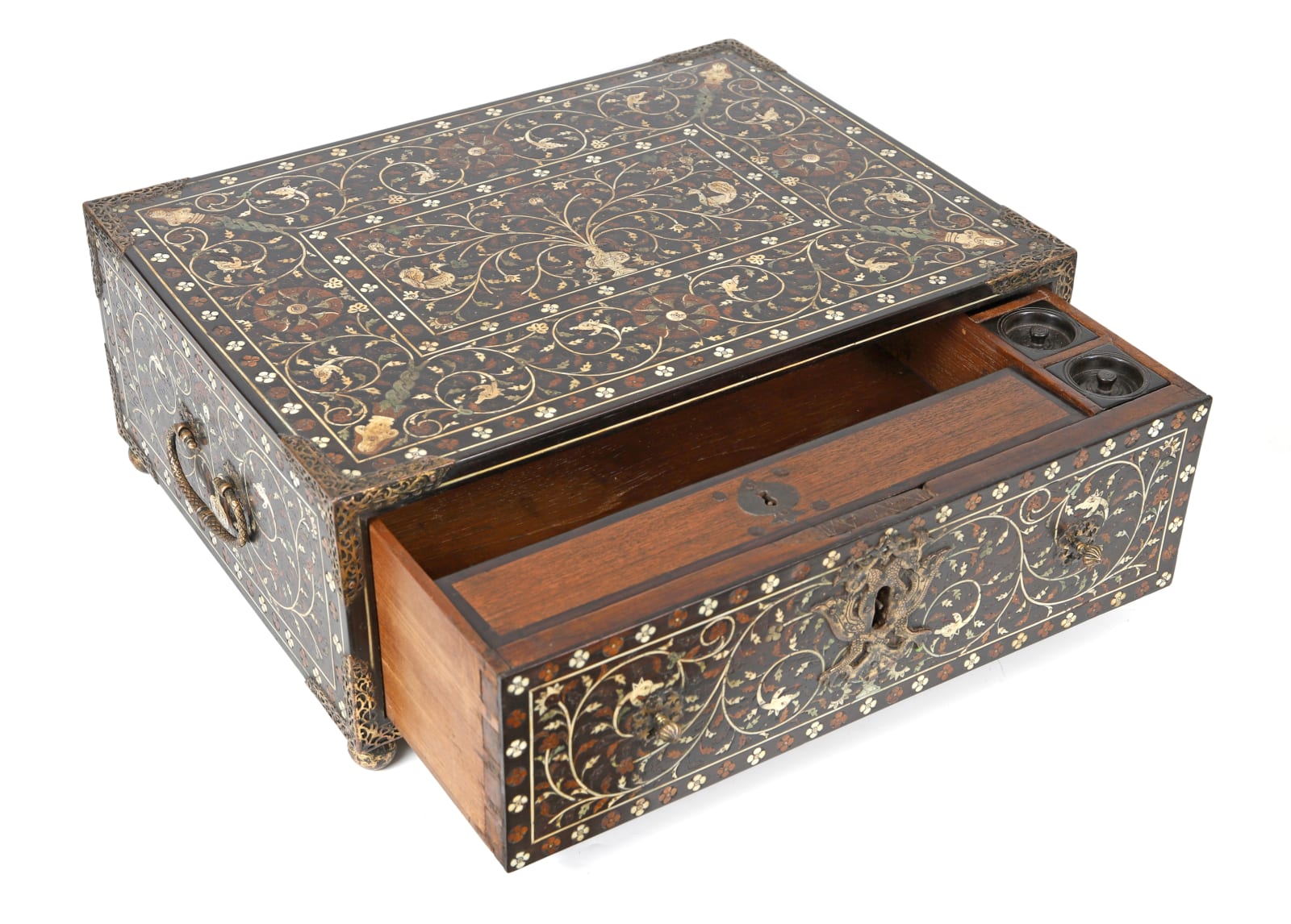 Caixa-escritório Indo-portuguesa / An Indo-Portuguese Thane Writing box, India, Guzarate, século XVI / Gujarat, 16th c.