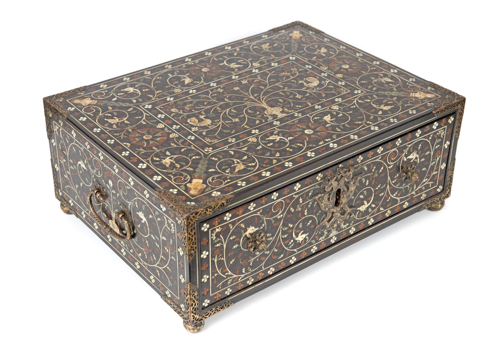 Caixa-escritório Indo-portuguesa / An Indo-Portuguese Thane Writing box, India, Guzarate, século XVI / Gujarat, 16th c.