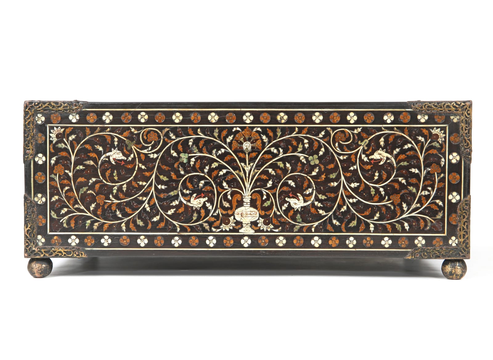 Caixa-escritório Indo-portuguesa / An Indo-Portuguese Thane Writing box, India, Guzarate, século XVI / Gujarat, 16th c.