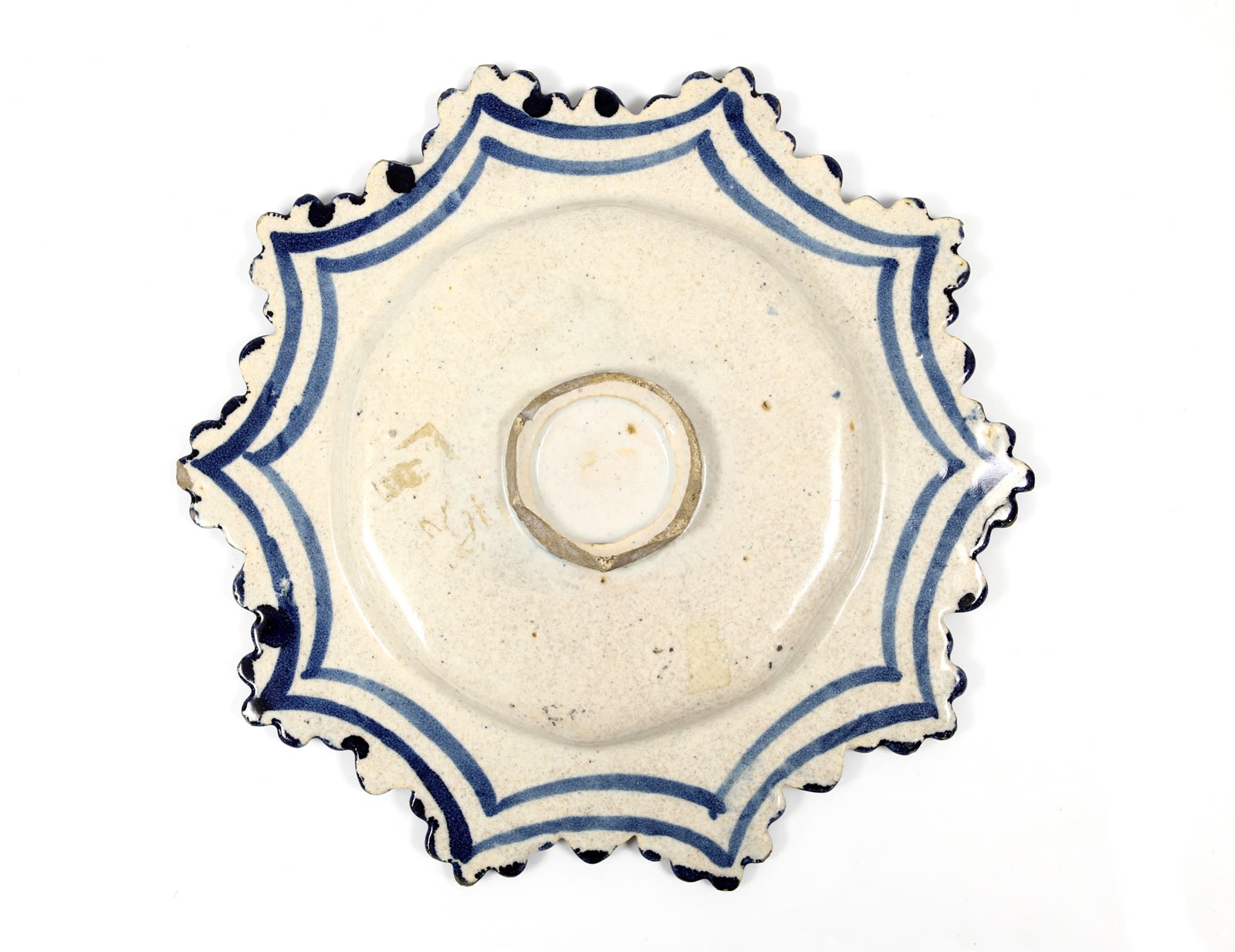 Salva-bilheteira com pé, Paisagem Vegetalista, "Desenho Geométrico" , Lisboa , 1630-1650