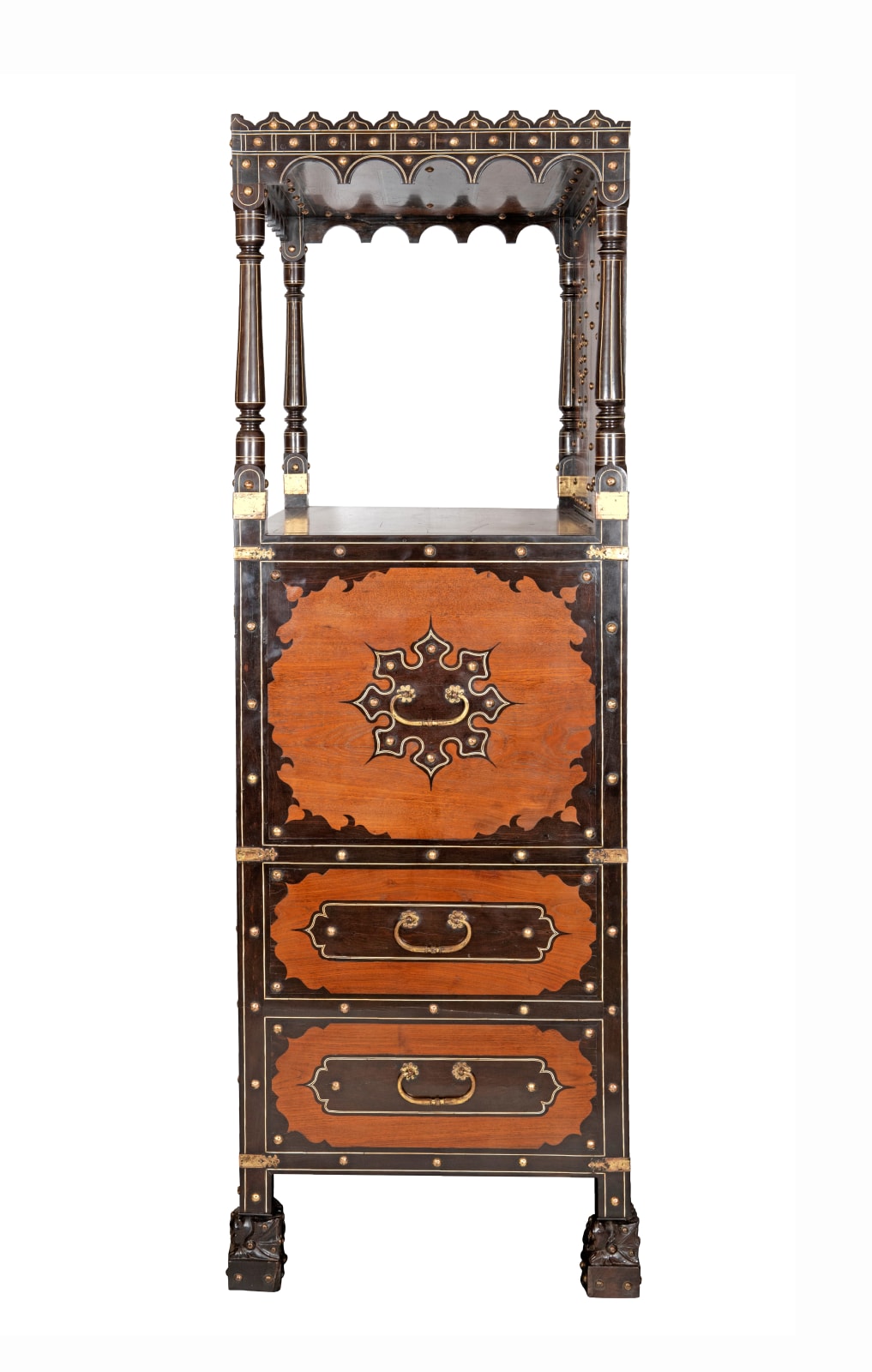 Contador de grandes dimensões (Dressoir) Indo-português / Exceptional Cabinet (Dressoir) from Sind, Sindh, actual Paquistão, ca. 1580-1630 / Sindh, nowadays Pakistan, c. 1580-1630
