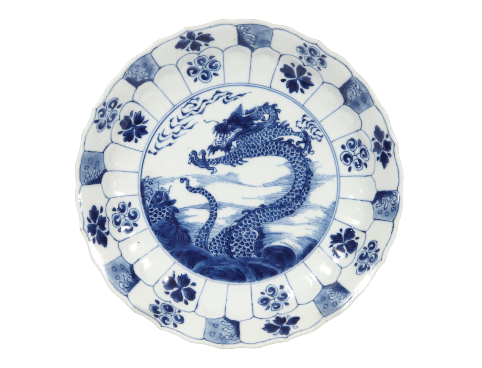 Prato com Dragão, Dinastia Qing, Período Kangxi (1662 – 1723)