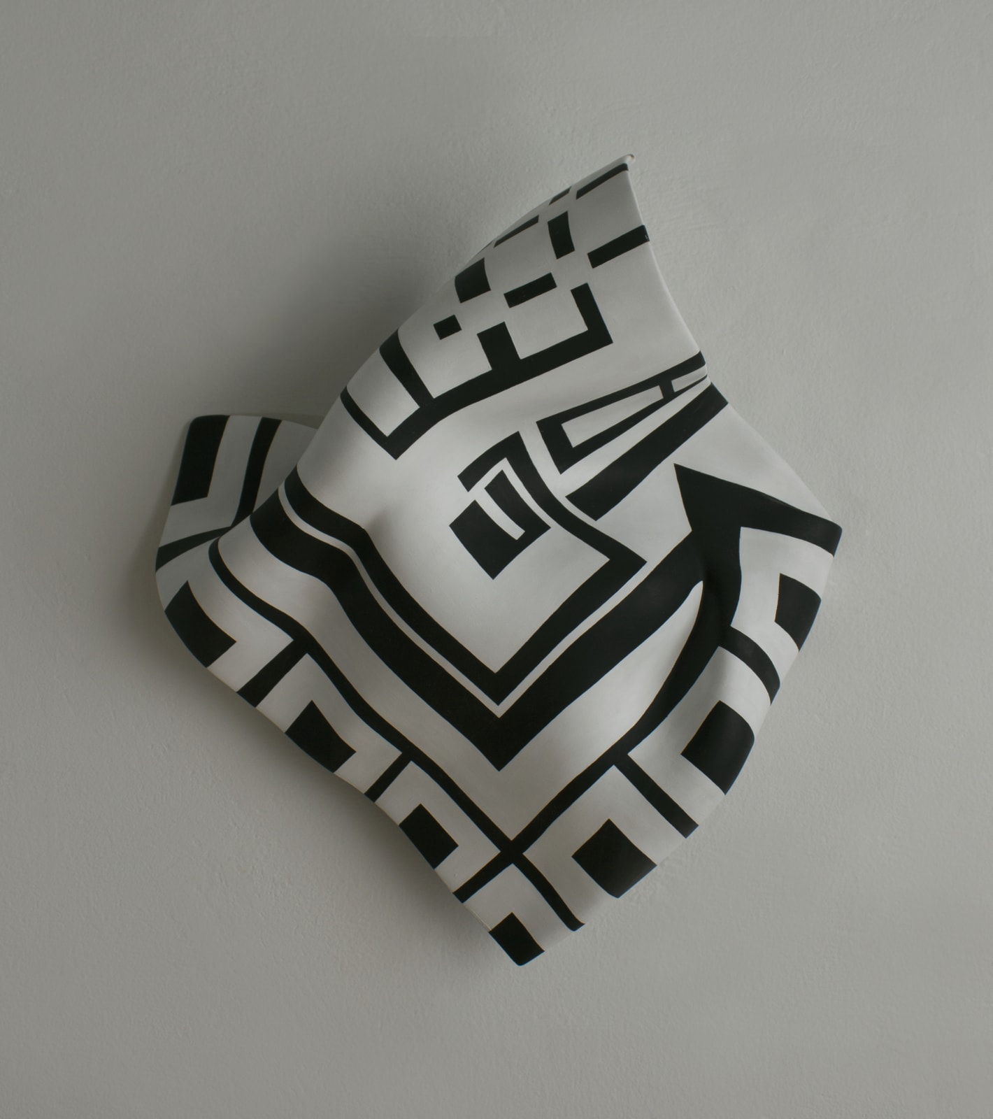Marela Zacarias, Untitled Black and White, 2019